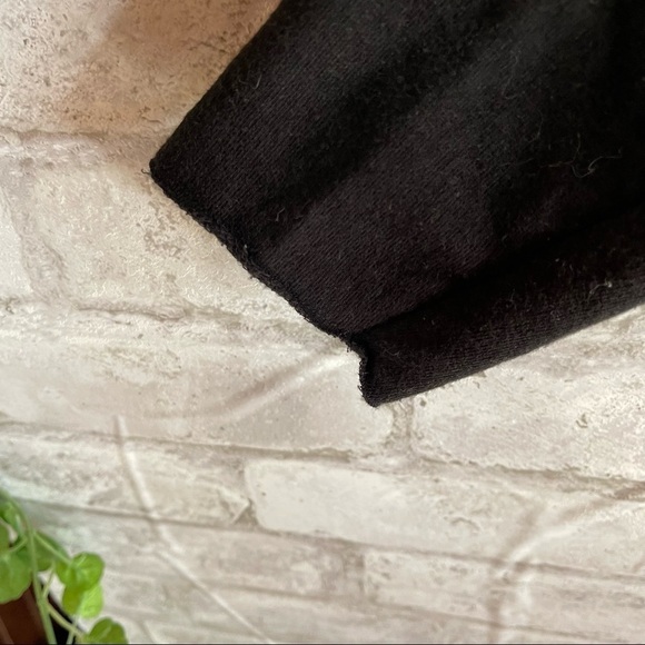 Pink VICTORIA’S SECRET Hoodie Women’s Black Crop w/ Floral Lettering - Picture 3 of 8